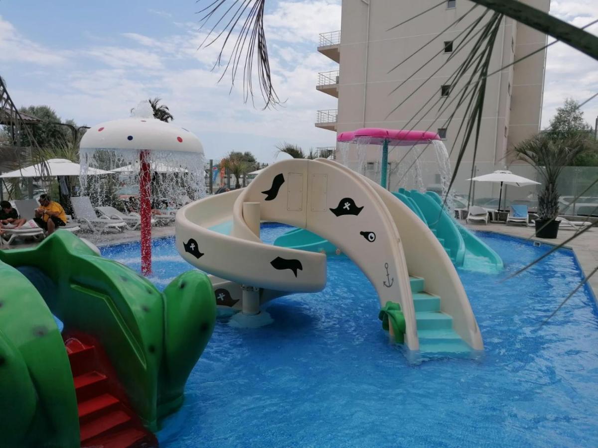 Greenview Alezzi Beach Resort Năvodari Exterior foto